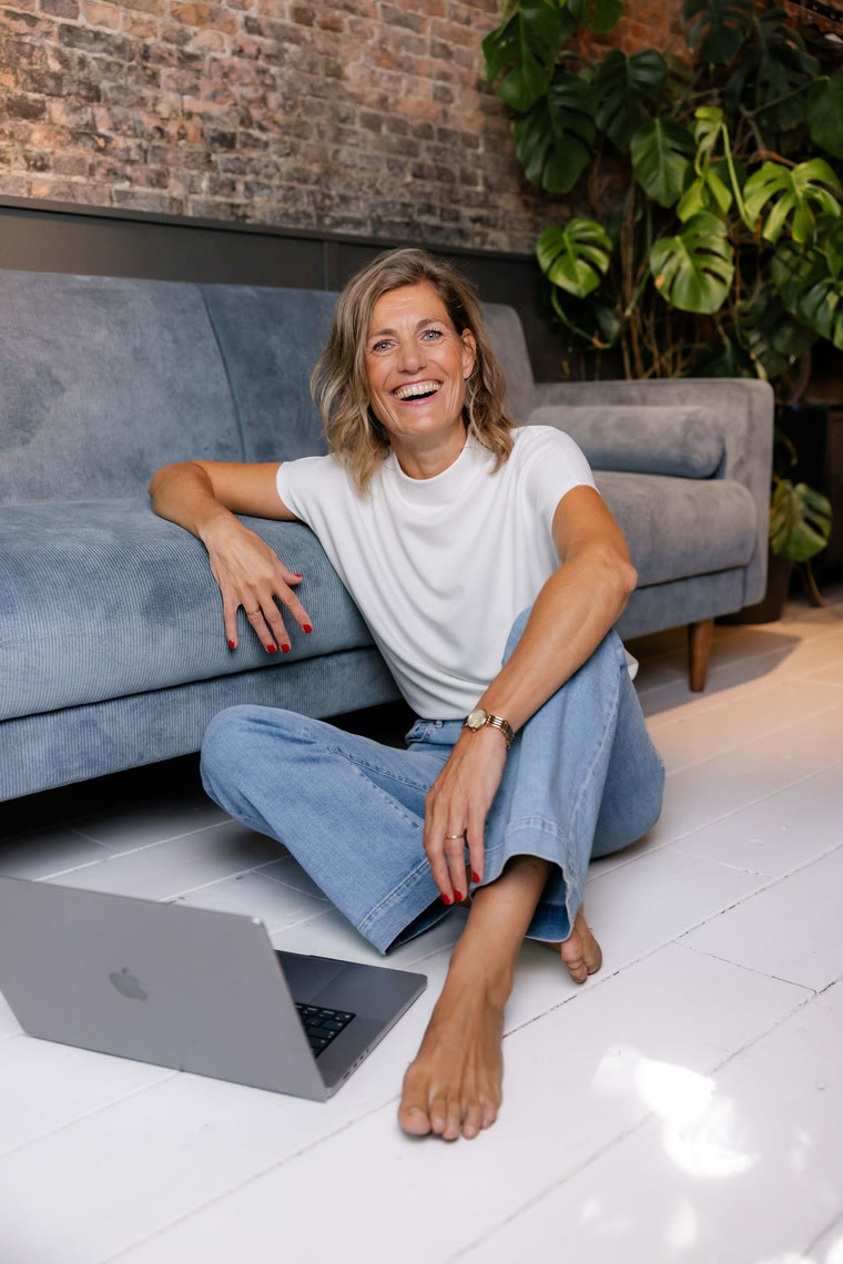 Caroline Mouwen, die Boekje Vol maakt